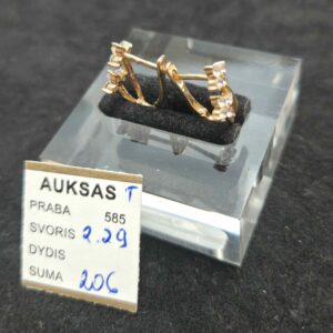 Auksiniai auskarai