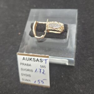 Auksiniai auskarai